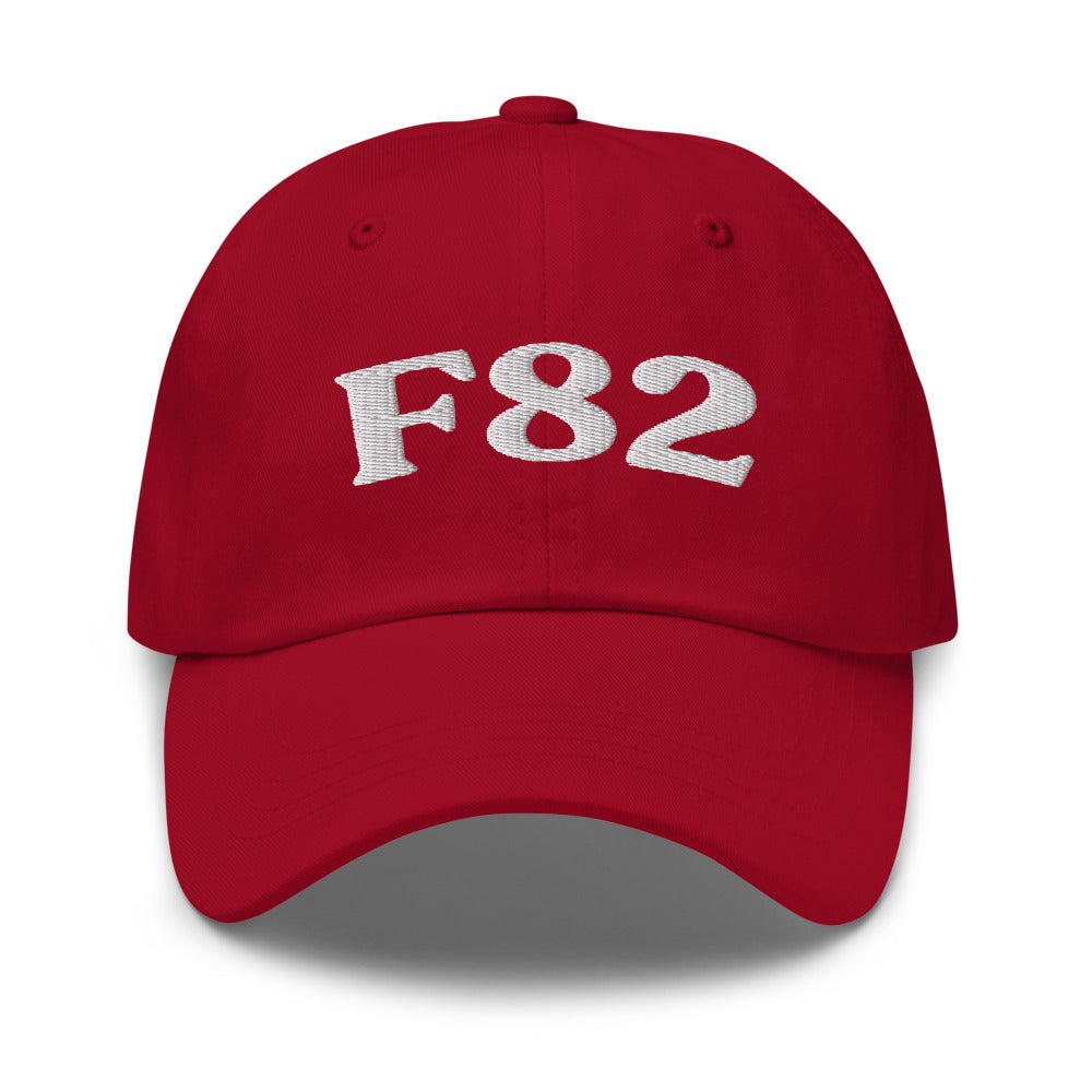 F82 - Cranberry / White